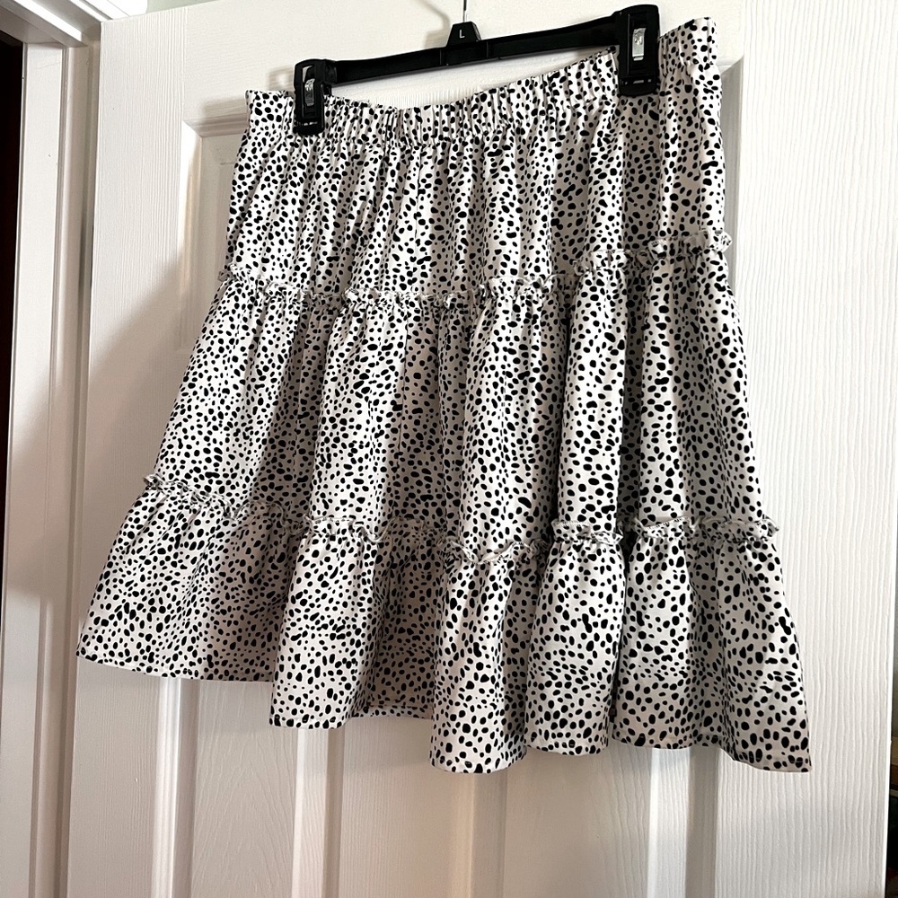 NWOT Dalmatian print - black and white polka dots- high waist mini skirt - 1XL